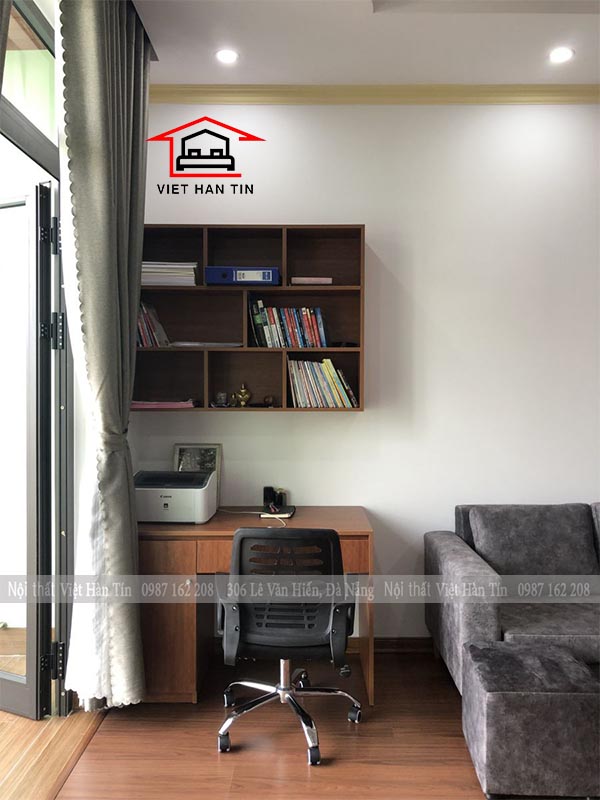 bàn làm việc kết hợp kệ sách treo tường