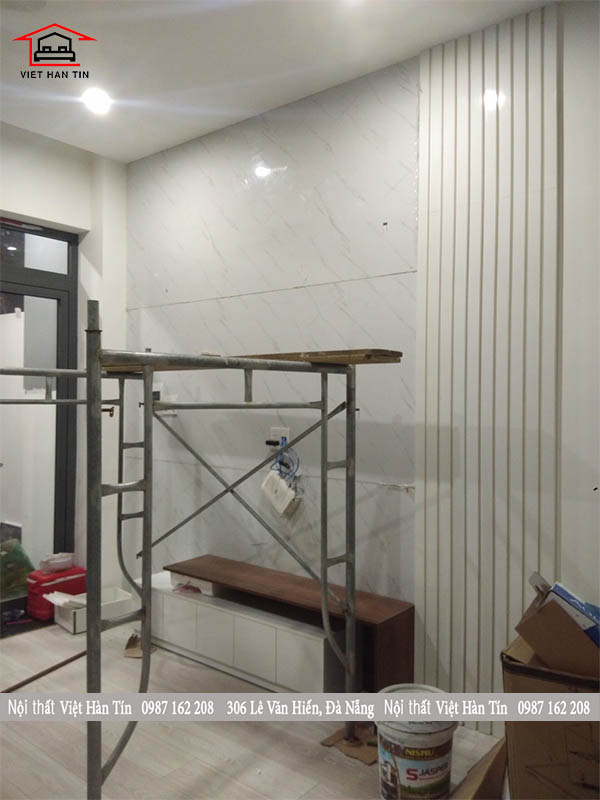 vách ốp tường giả đá màu trắng