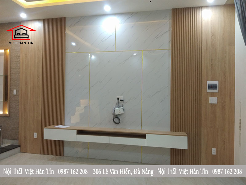 vách ốp tường gỗ kết hợp đá cho phòng khách